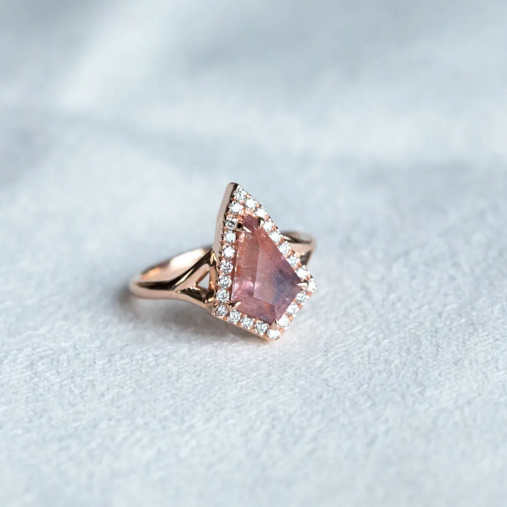 2.14ct Kite Umba Pink Sapphire in Split Shank Diamond Halo in 14k Rose Gold