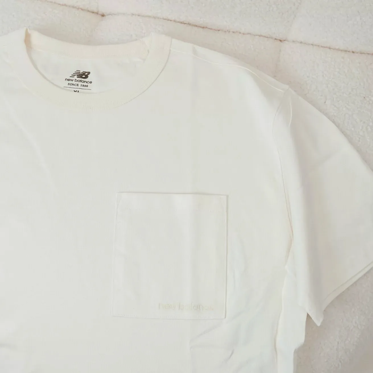 New Balance Pocket Tee [AMT23567]